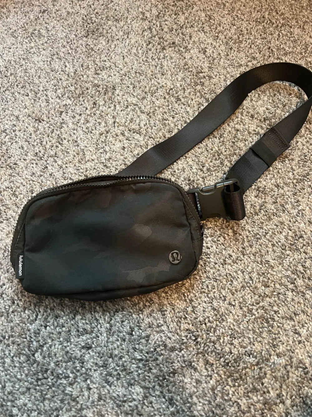 lululemon Camo Belt bag - Picture 1 of 4